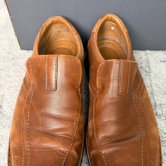 Clarks Mens Slip On Loafers Brown Leather Comfort Shoes US 9.5 UK 8.5 main image 4